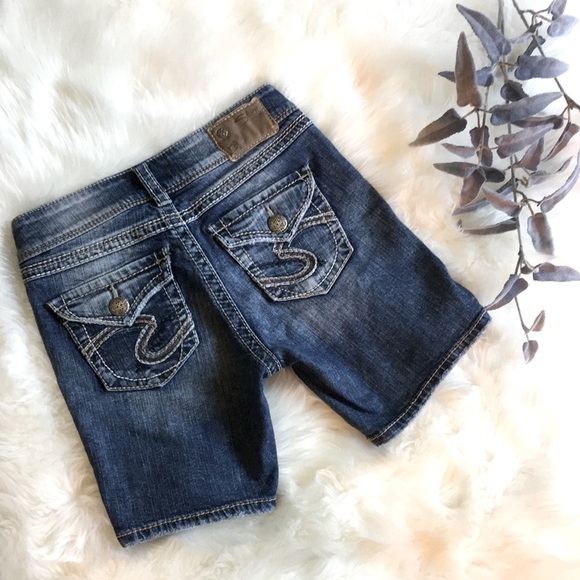 “SILVER” SUKI SURPLUS JEAN SHORTS - Picture 2 of 7